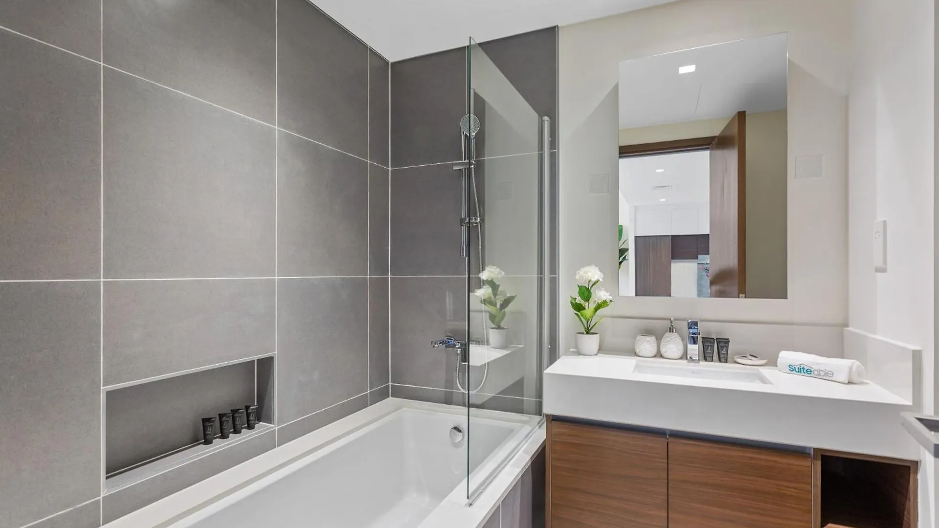 Sophisticated 1 Bedroom Apartment Creek Harbour Dubai