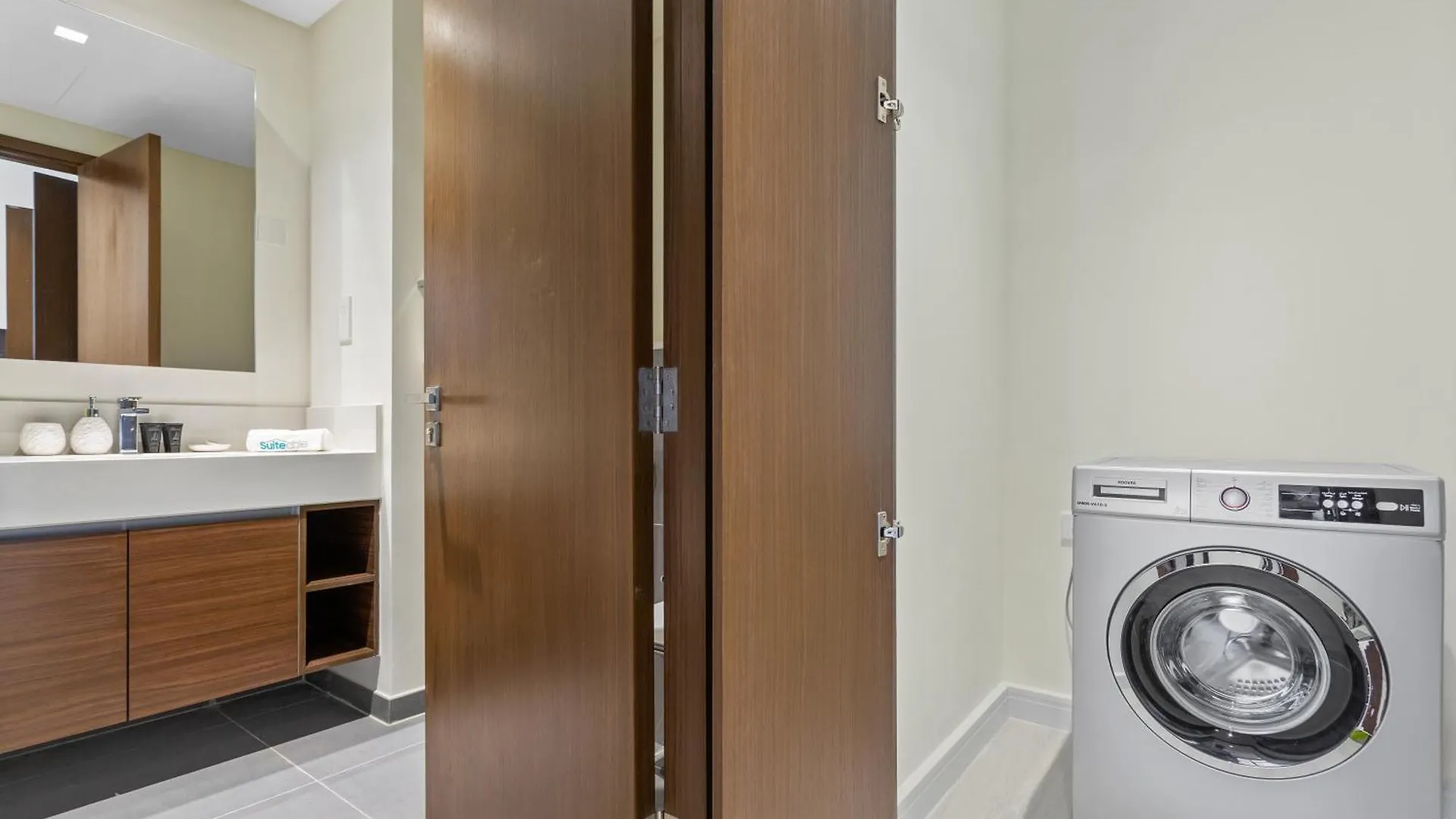 Sophisticated 1 Bedroom Apartment Creek Harbour Dubai
